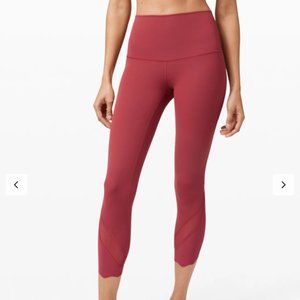 Pink Wunder Under Crop High-Rise 23" Scallop